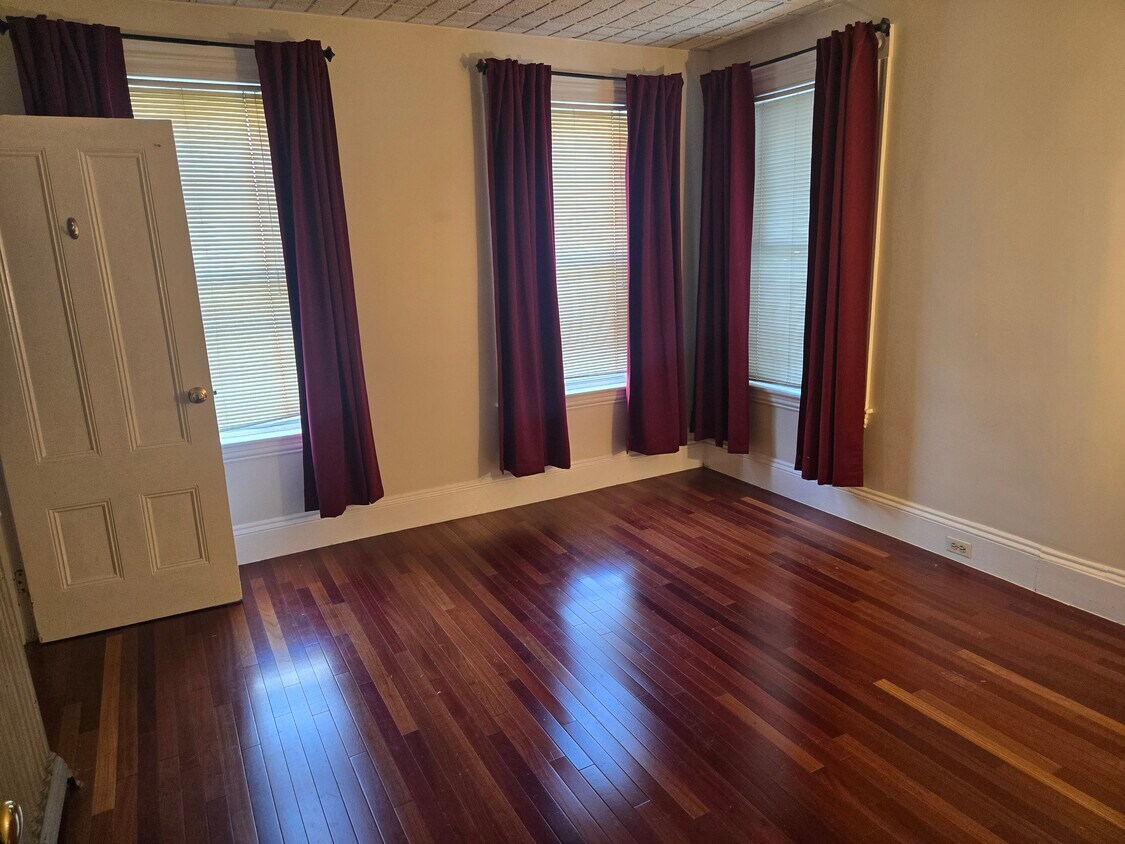 Foto principal - 103 Alder St