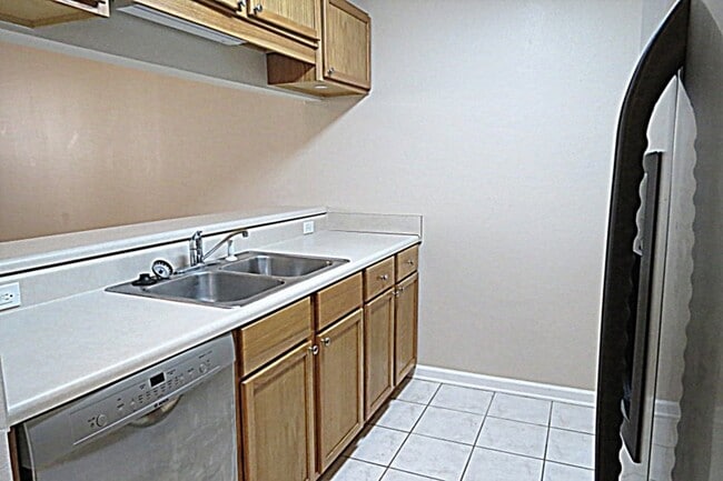 Building Photo - 2740 W Tharpe St