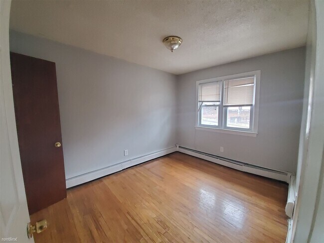Foto del edificio - 2 br, 1 bath  - 320 Quinnipiac Ave 1F