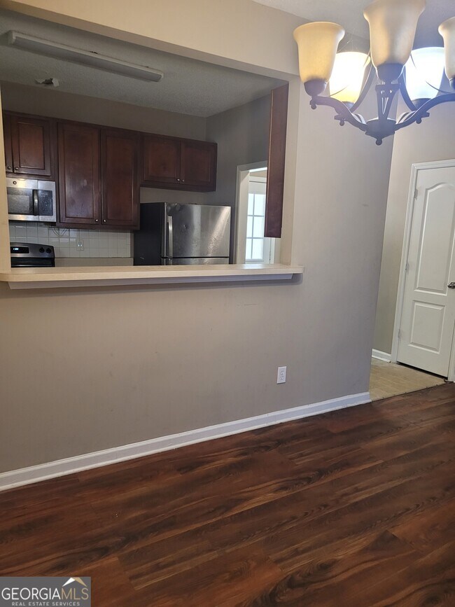 Foto del edificio - 8576 Thomas Rd