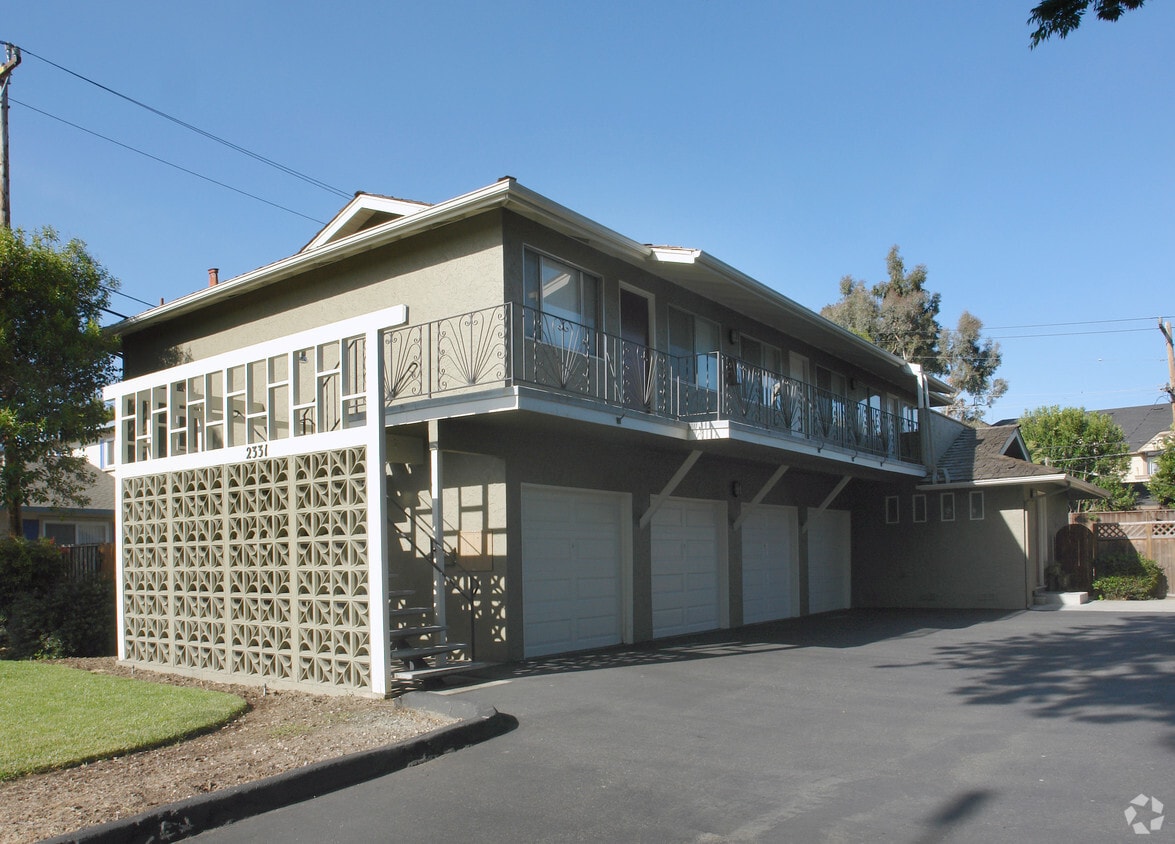 Primary Photo - 2331 Pauline Dr