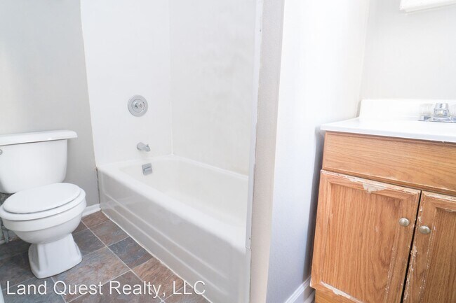 Foto del edificio - 2 br, 1 bath Apartment - 1713 51st Pl.