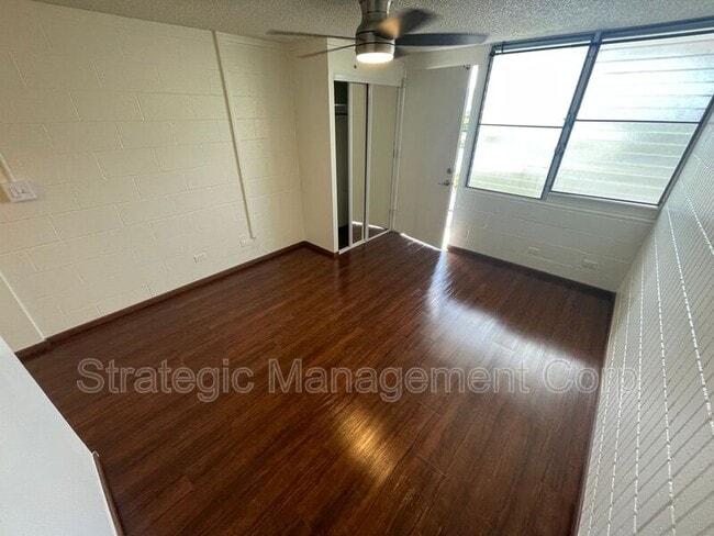 Building Photo - 1301 Lusitana St