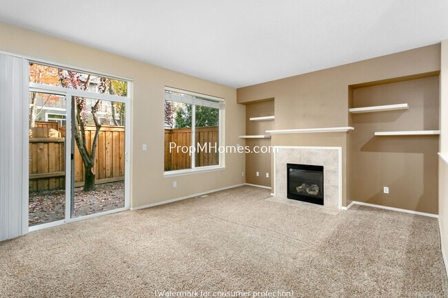 Building Photo - Three Bedroom Townhouse with Luxury Amenities in Aloha! DEPOSIT SPECIAL