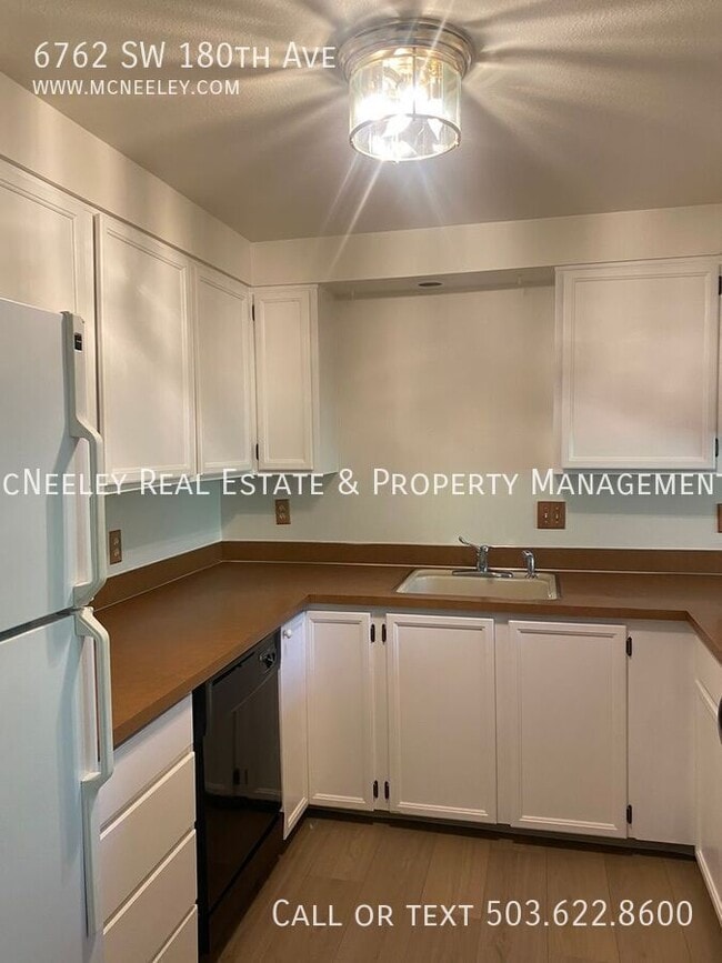 Foto del edificio - 6762 SW 180th Ave