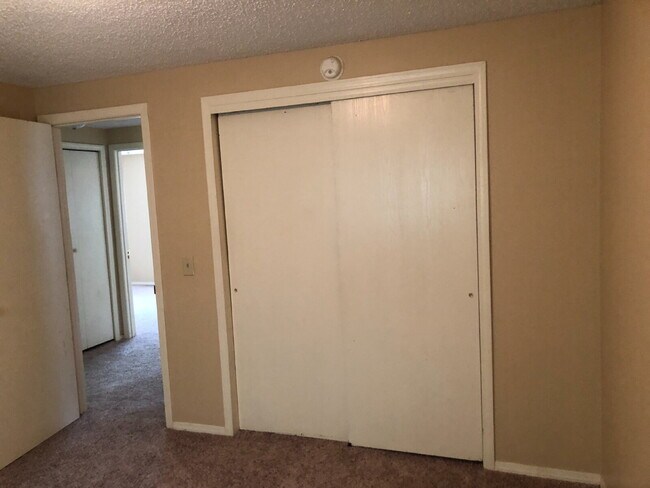 Foto del edificio - 3 Bedroom Duplex in Hollister