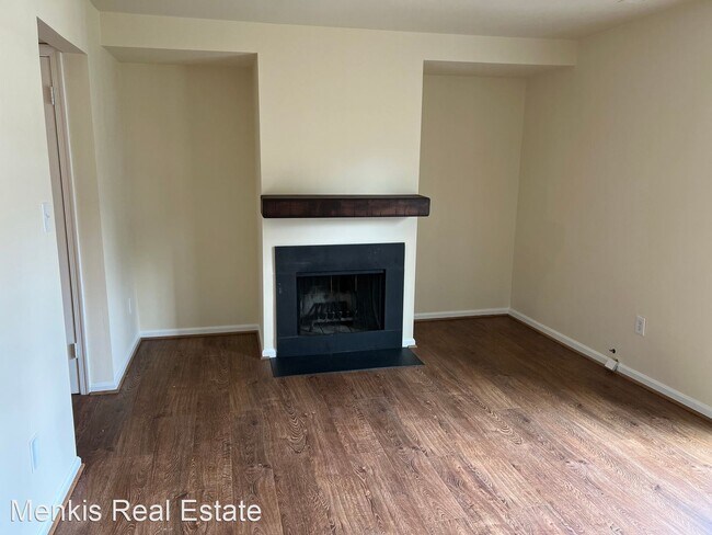 Building Photo - 2 br, 2.5 bath House - 4804 Bradley Blvd