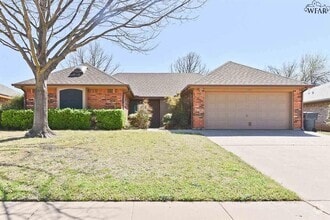 Building Photo - 4618 Sabota Ave