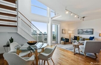 Building Photo - 555 4th St