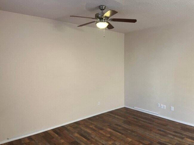 Building Photo - 10824 Fort Point Ln NE