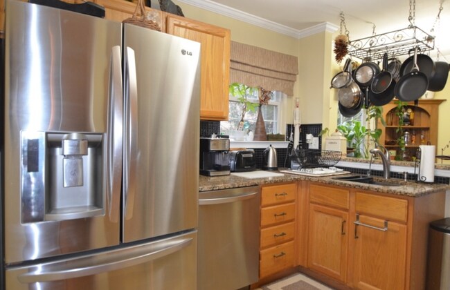 Building Photo - 328 Enclave Ln
