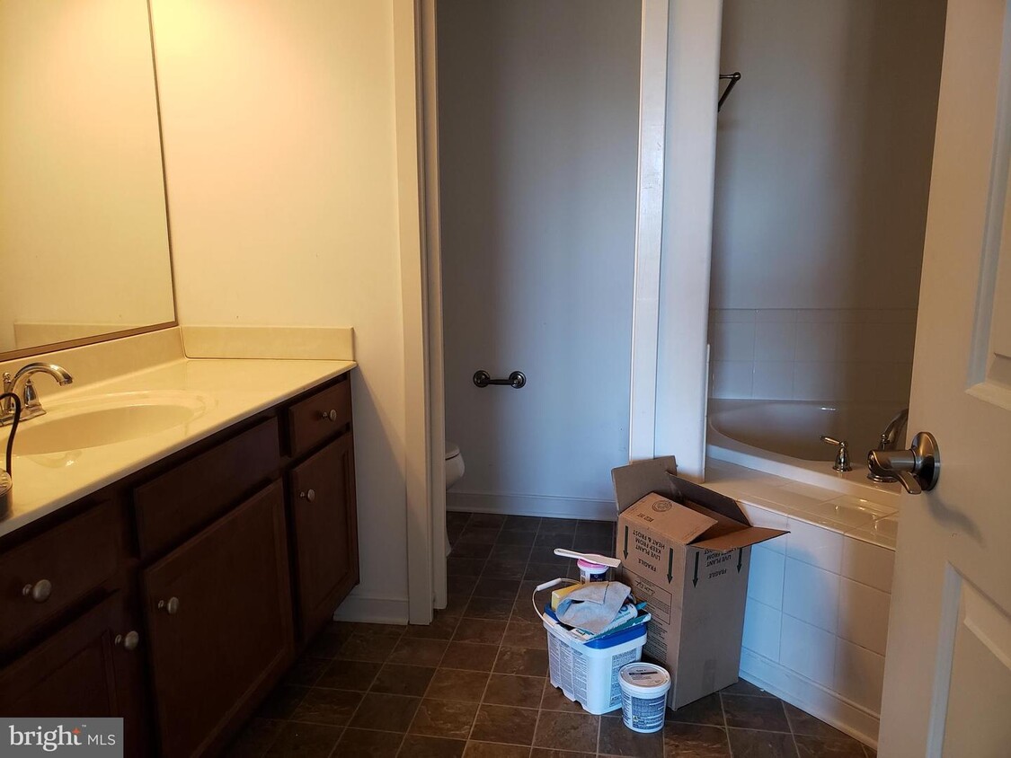 Primary Photo - 52 Mer Way