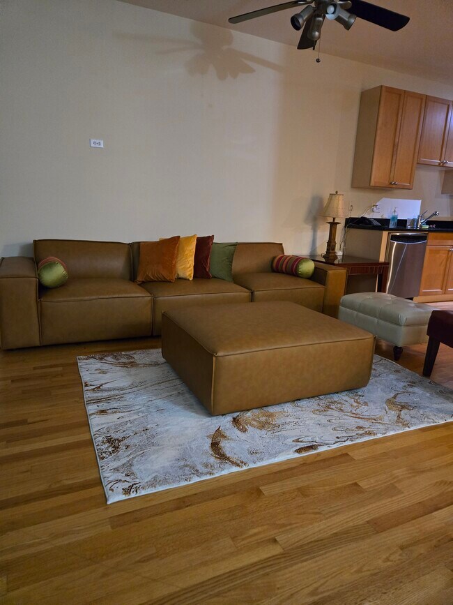 Foto del edificio - 468 E 42nd St