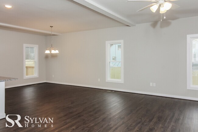Building Photo - Beautiful new 3 bedroom, 2.5 bath home is ...