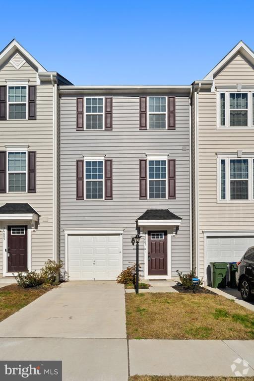 Building Photo - 36087 Fawn Ln