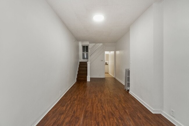 Building Photo - Affordable 3BR Home with Private Yard – Walk to Downtown!