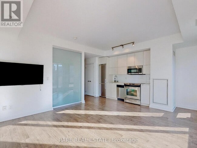 Building Photo - 32 Camden St