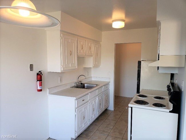 Foto del edificio - 1468 Village Ln