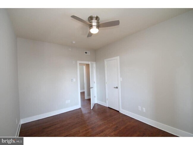 Building Photo - 400 S 45th St