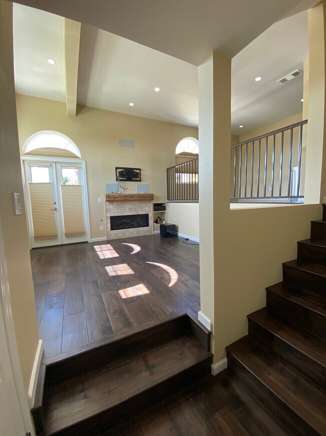 Sunken living room - 3009 Union St