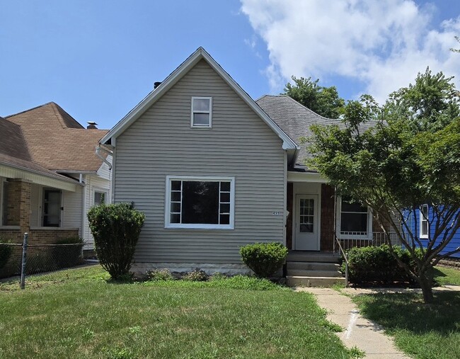 Building Photo - 435 S 18th St