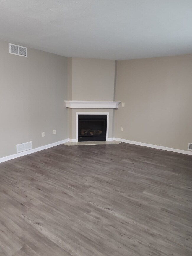 Building Photo - 1806 Park Creek Ln