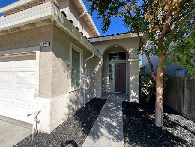 Foto del edificio - 5 bedroom home located in Sylvan School District!