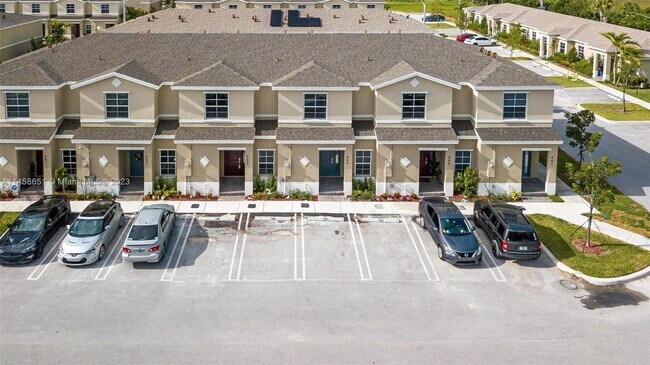 Foto del edificio - 449 NE 4th Ln
