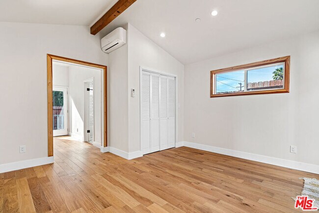 Foto del edificio - 5114 Miriam St