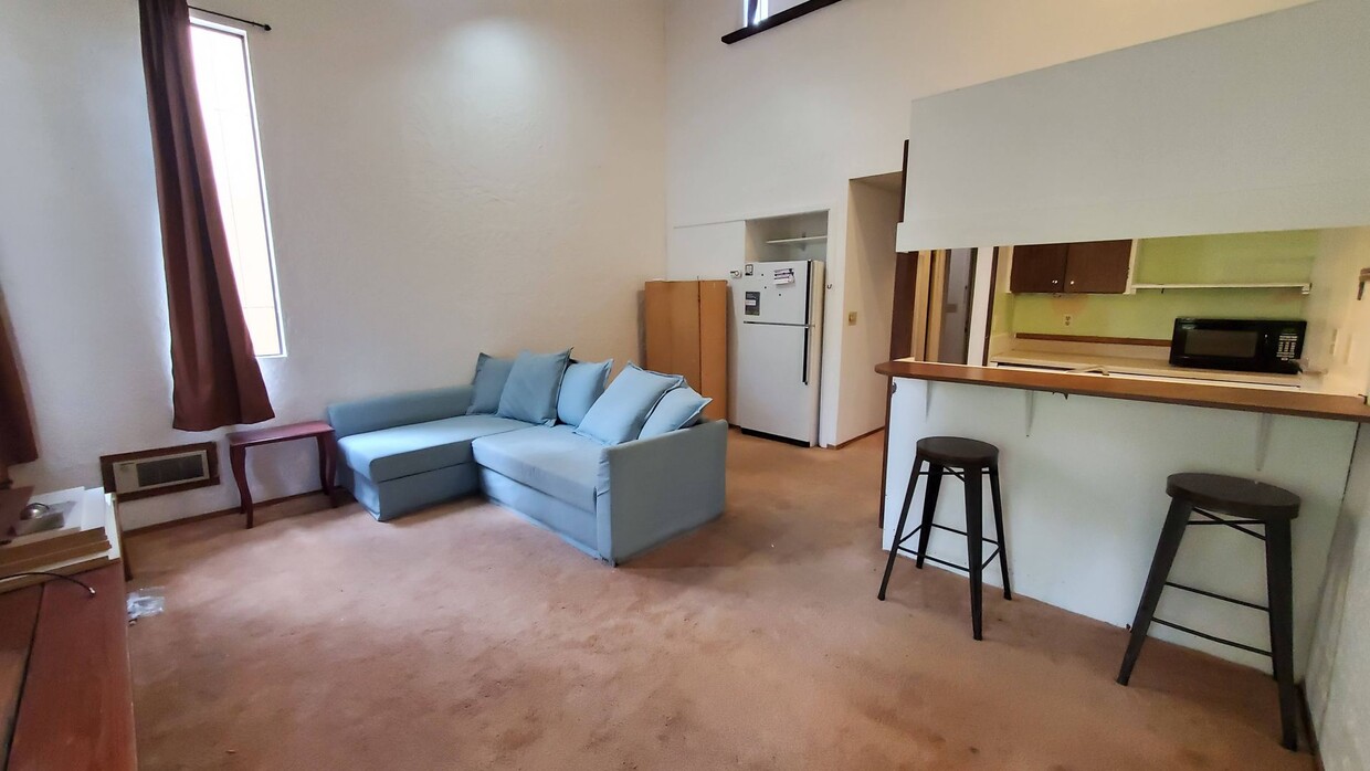 Primary Photo - 1 BDRM Kings Run Condo w/ HOA Amenities, V...