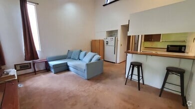 Building Photo - 1300 Regency Way