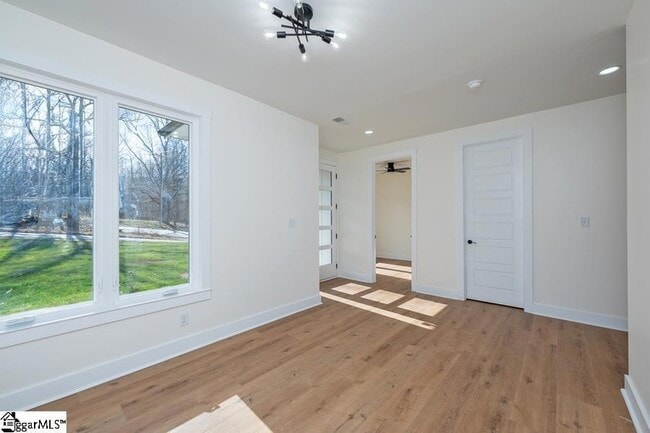Photo - 105 Horseshoe Bend Rd House