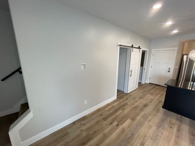 Foto del edificio - Modern Mountain Rtreat for Rent - Just Min...