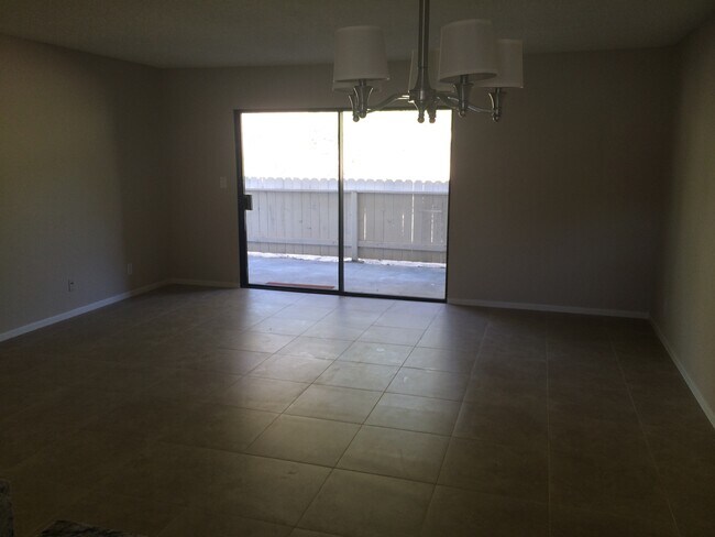 Foto del edificio - ranchview490
