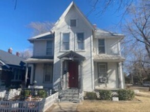 Building Photo - 124 Allison St