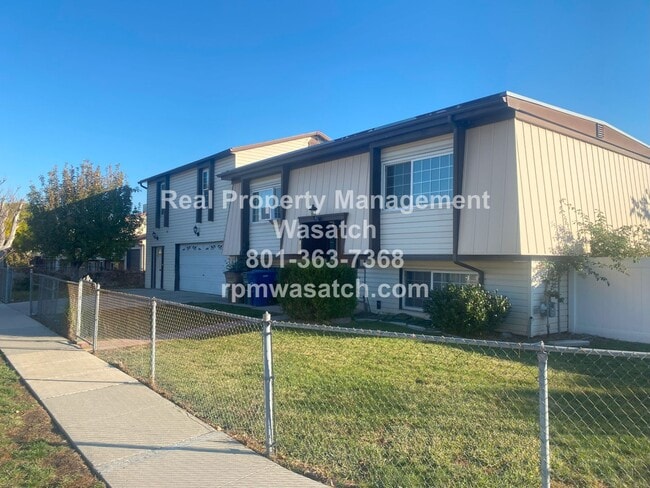 Building Photo - 2 Units in 1 14 month lease available