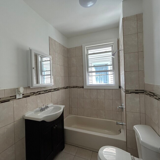 Foto del edificio - 245 N 11th St