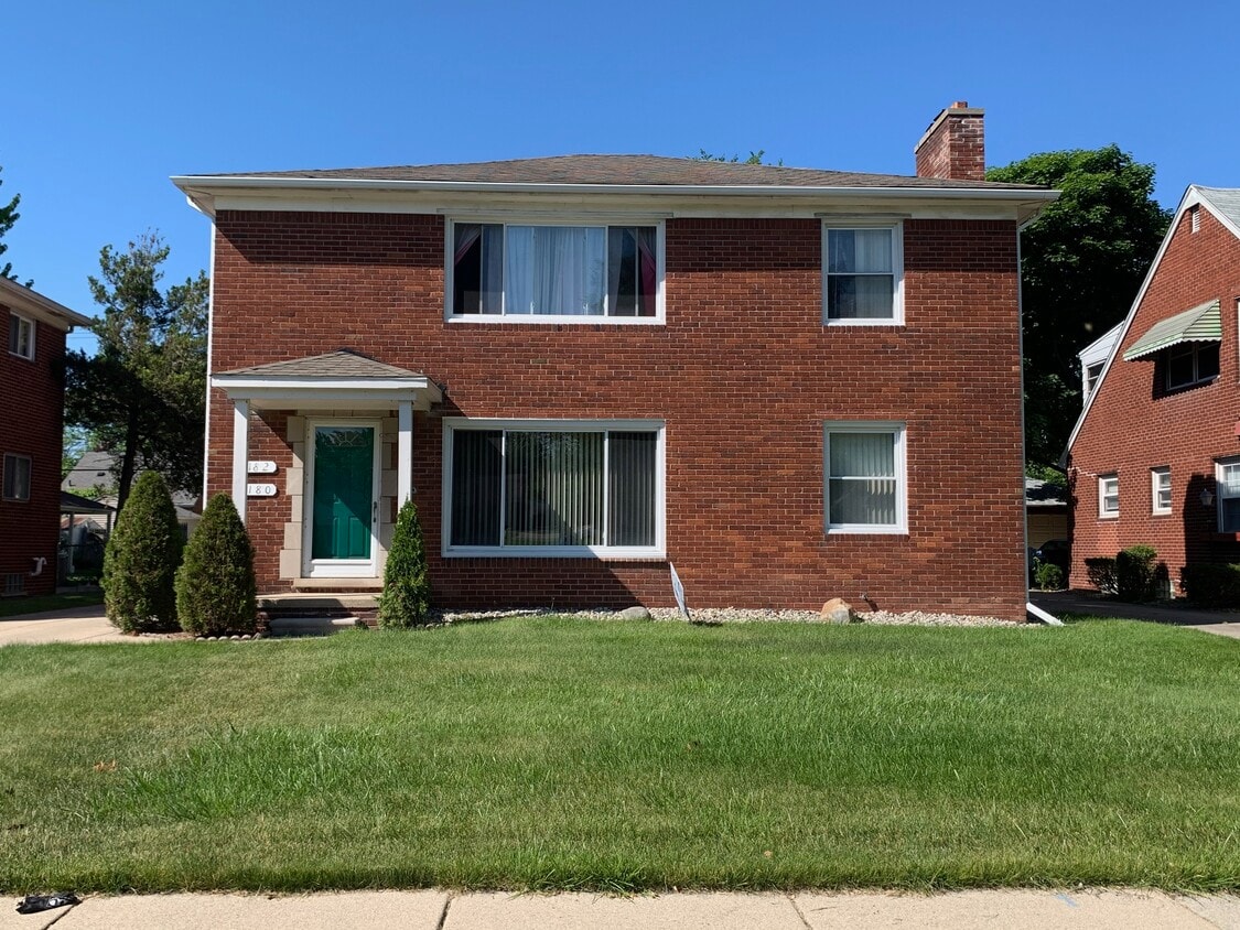 Front - 2180 Vernier Rd