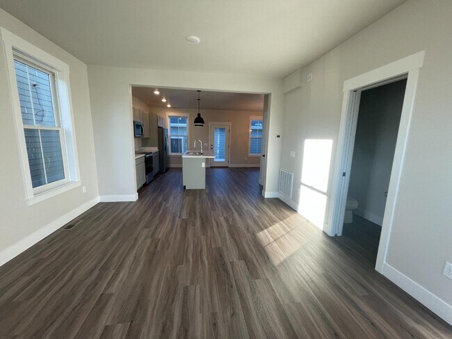 Building Photo - 6119 Northstead Ave