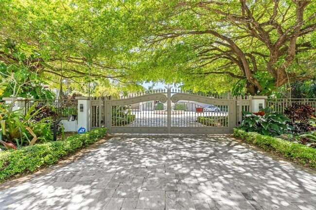 Building Photo - 6600 SW 123rd St