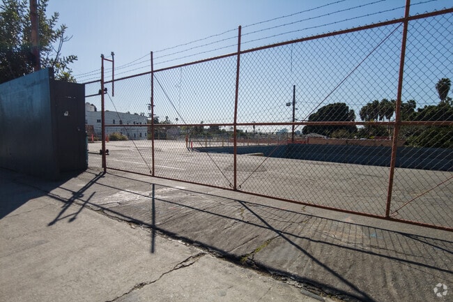 Building Photo - Mysa