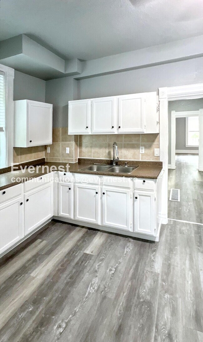 Foto del edificio - 3226 Smart Ave