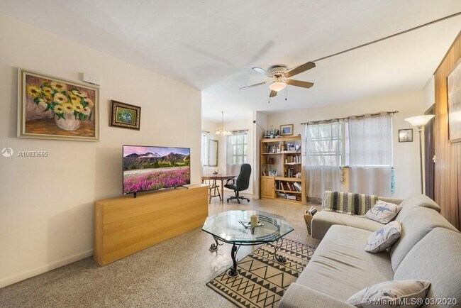 Foto del edificio - 713 SW 7th St