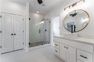 Building Photo - 6513 W Pleasant Way