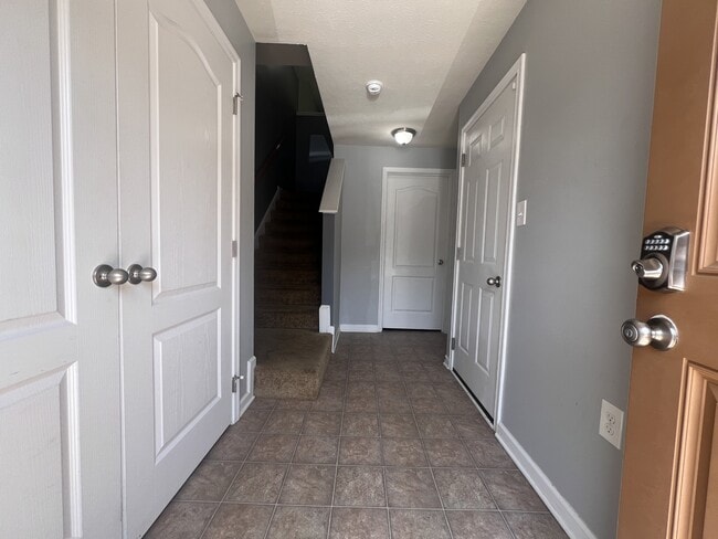 Building Photo - 328 Falcon Run