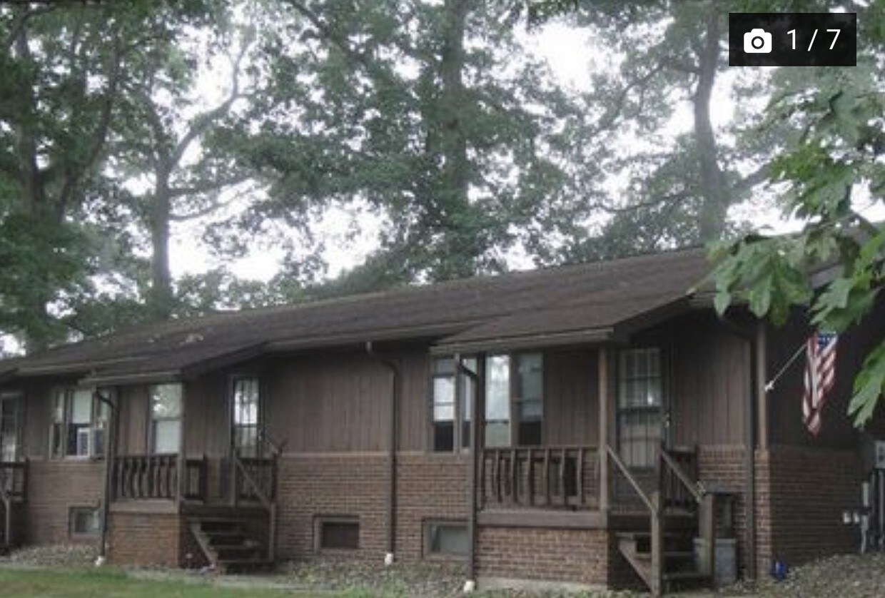 Center unit - 1315 Butler Rd