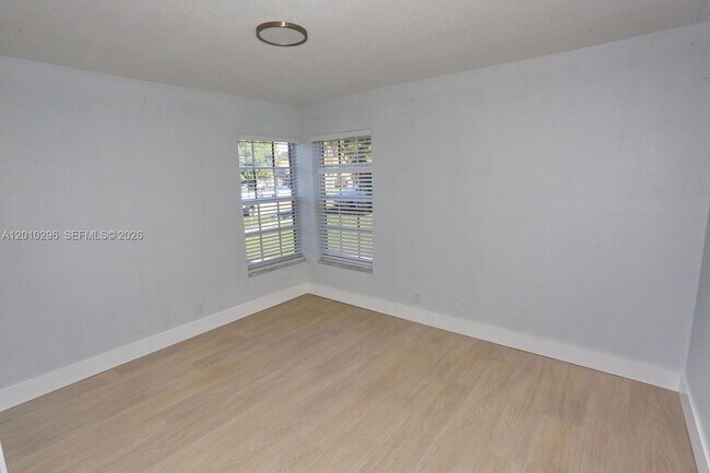 Foto del edificio - 8120 SW 4th Ct