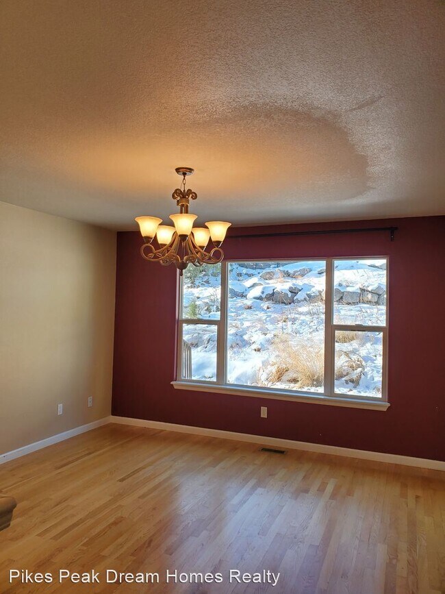 Building Photo - 3 br, 3 bath House - 2246 Palm Drive