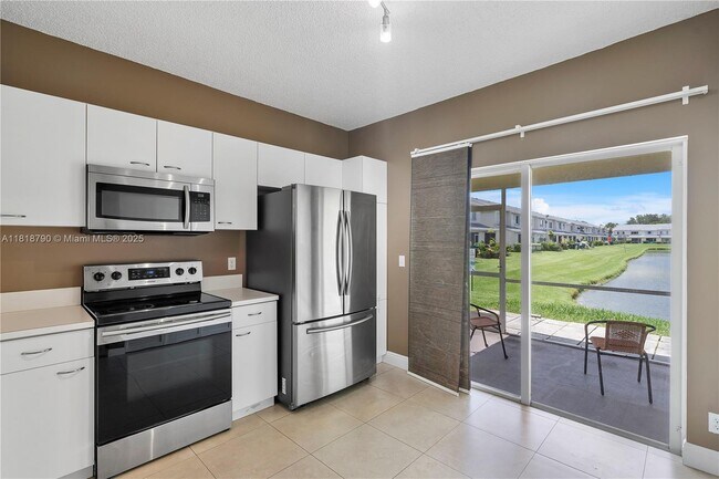 Building Photo - 3120 SW 49th St