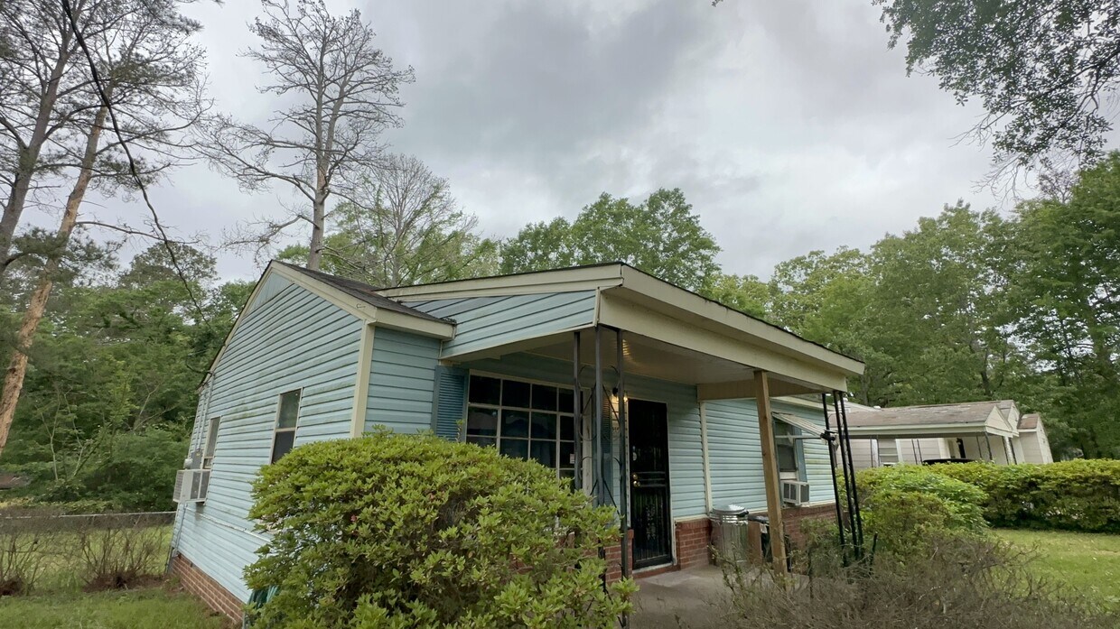 Foto principal - 3175 Charleston Dr
